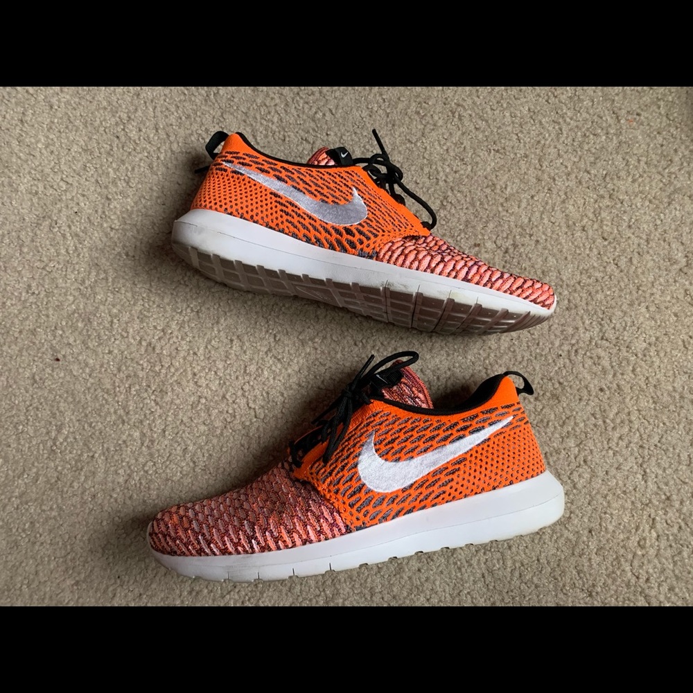 Nike Roshe Flyknit Shoes SIZE 9.5